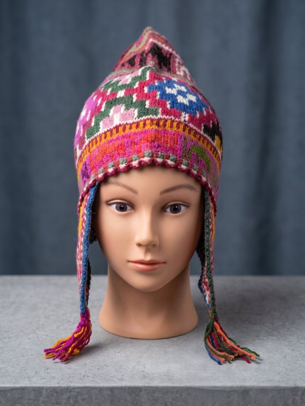 Traditional Andean *Chullo* Hat – Cusco-Style Hand-Woven Sheep's Wool with *Chak